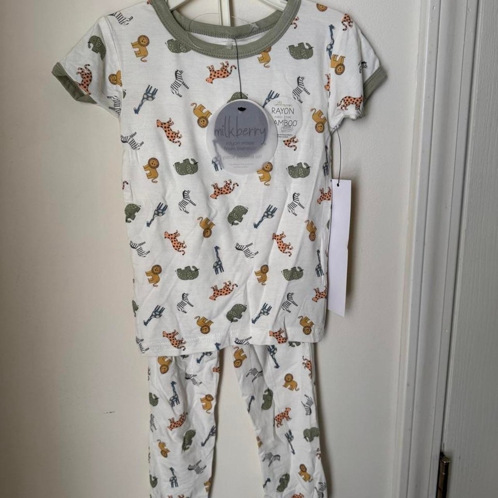 Milkberry Pajamas Size 3T Safari New
